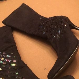 Beautiful black Sequins boots